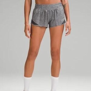 Lululemon Hotty Hot Short *High-Rise 2.5"
Heather Lux Multi Black Sz 6